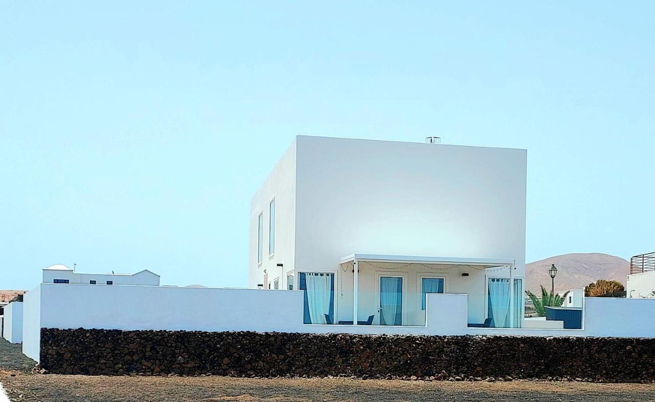 דירות טינאחו Azur Arts Lanzarote Lofts מראה חיצוני תמונה