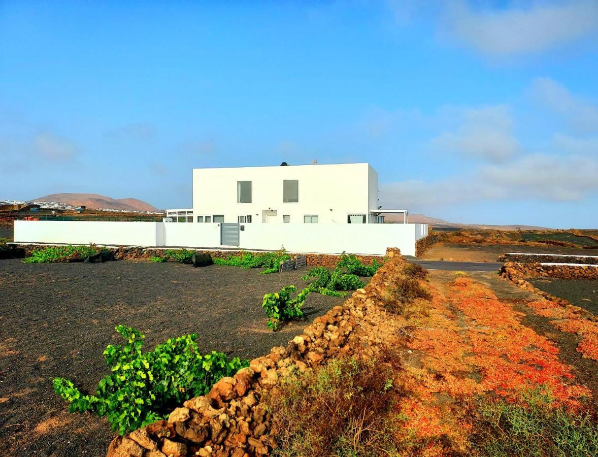 דירות טינאחו Azur Arts Lanzarote Lofts מראה חיצוני תמונה