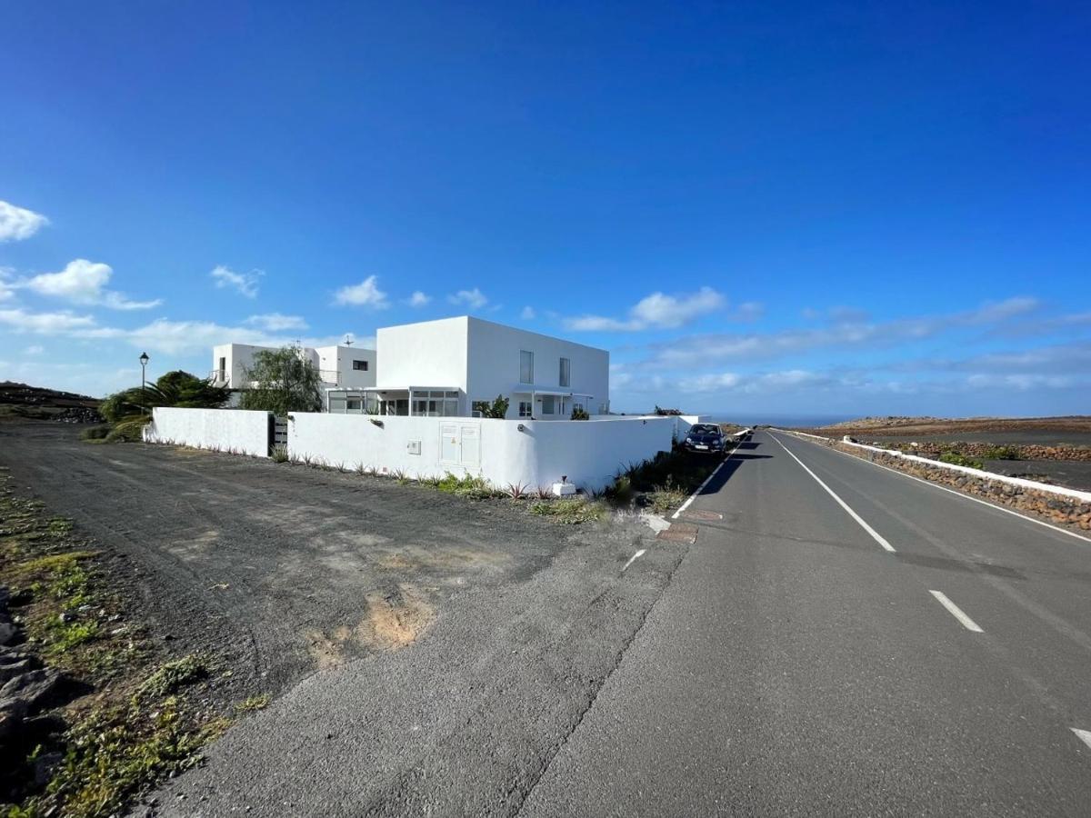 דירות טינאחו Azur Arts Lanzarote Lofts מראה חיצוני תמונה