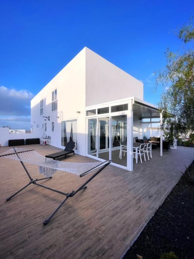דירות טינאחו Azur Arts Lanzarote Lofts מראה חיצוני תמונה