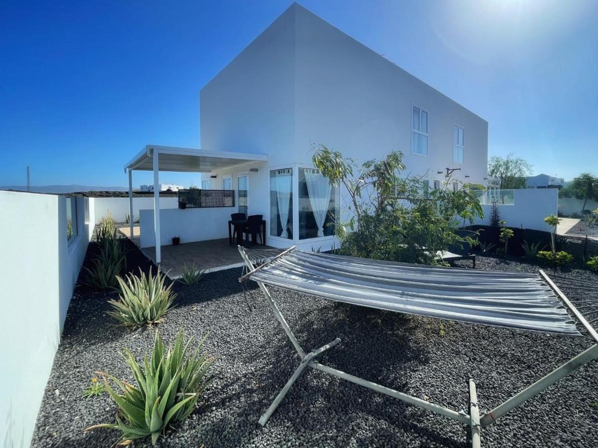דירות טינאחו Azur Arts Lanzarote Lofts מראה חיצוני תמונה