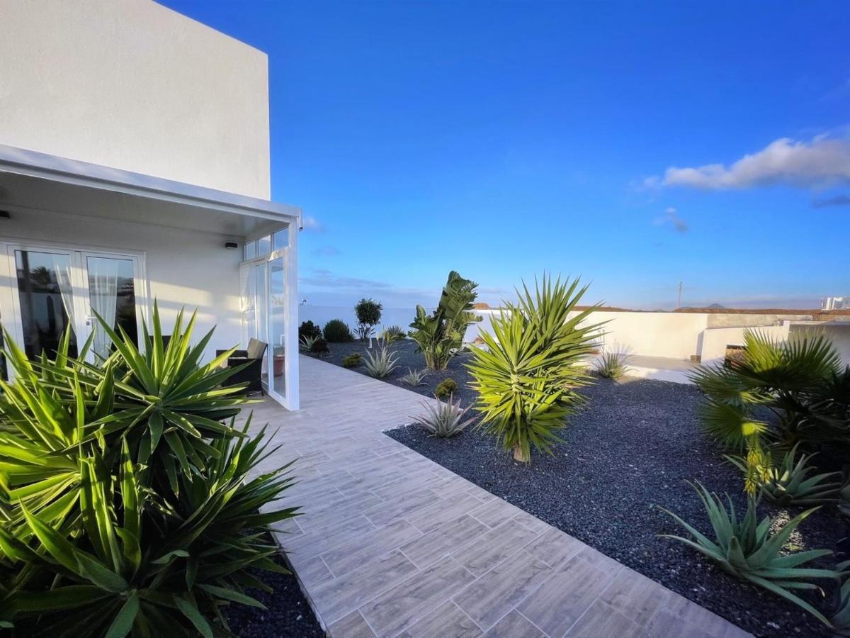 דירות טינאחו Azur Arts Lanzarote Lofts מראה חיצוני תמונה