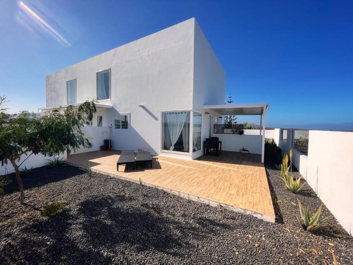 דירות טינאחו Azur Arts Lanzarote Lofts מראה חיצוני תמונה