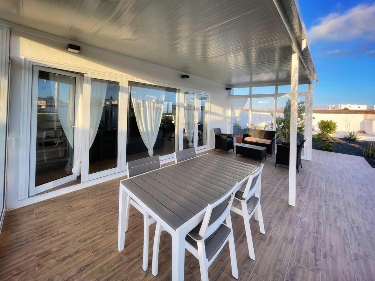 דירות טינאחו Azur Arts Lanzarote Lofts מראה חיצוני תמונה
