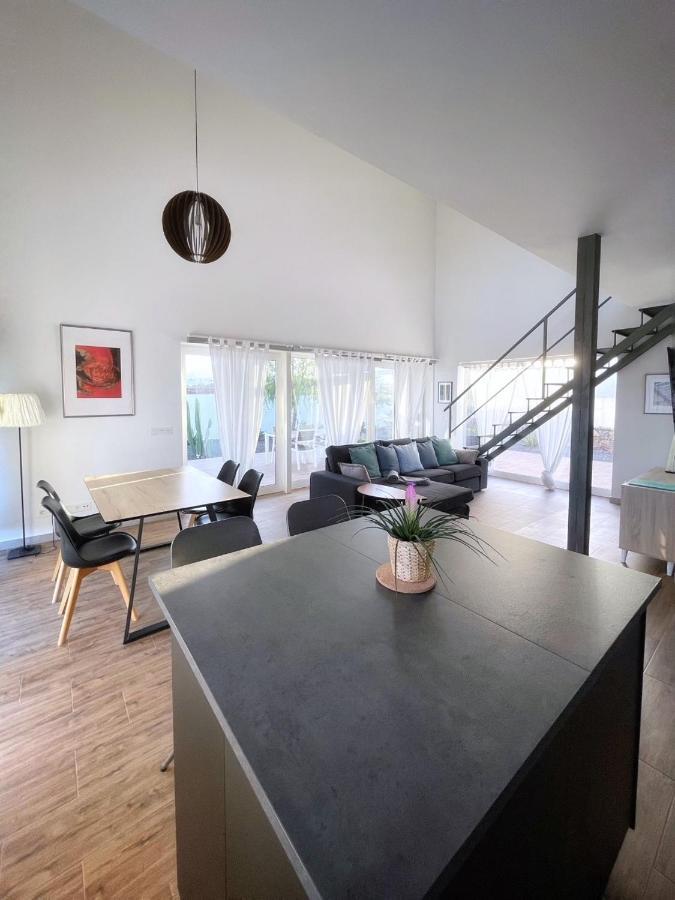 דירות טינאחו Azur Arts Lanzarote Lofts מראה חיצוני תמונה