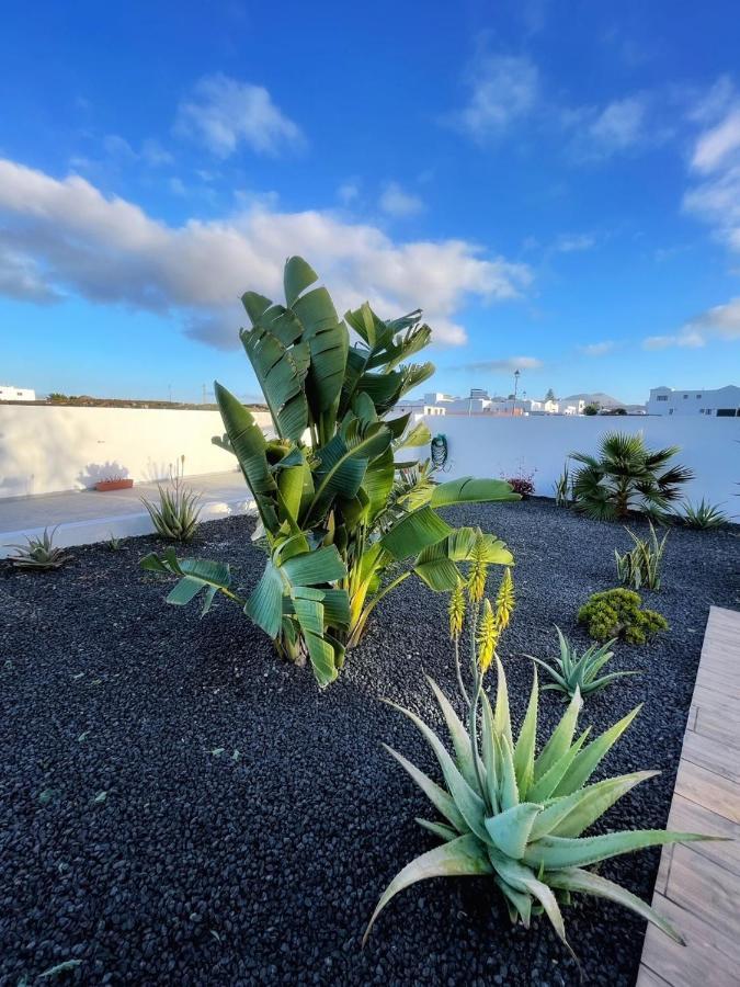 דירות טינאחו Azur Arts Lanzarote Lofts מראה חיצוני תמונה